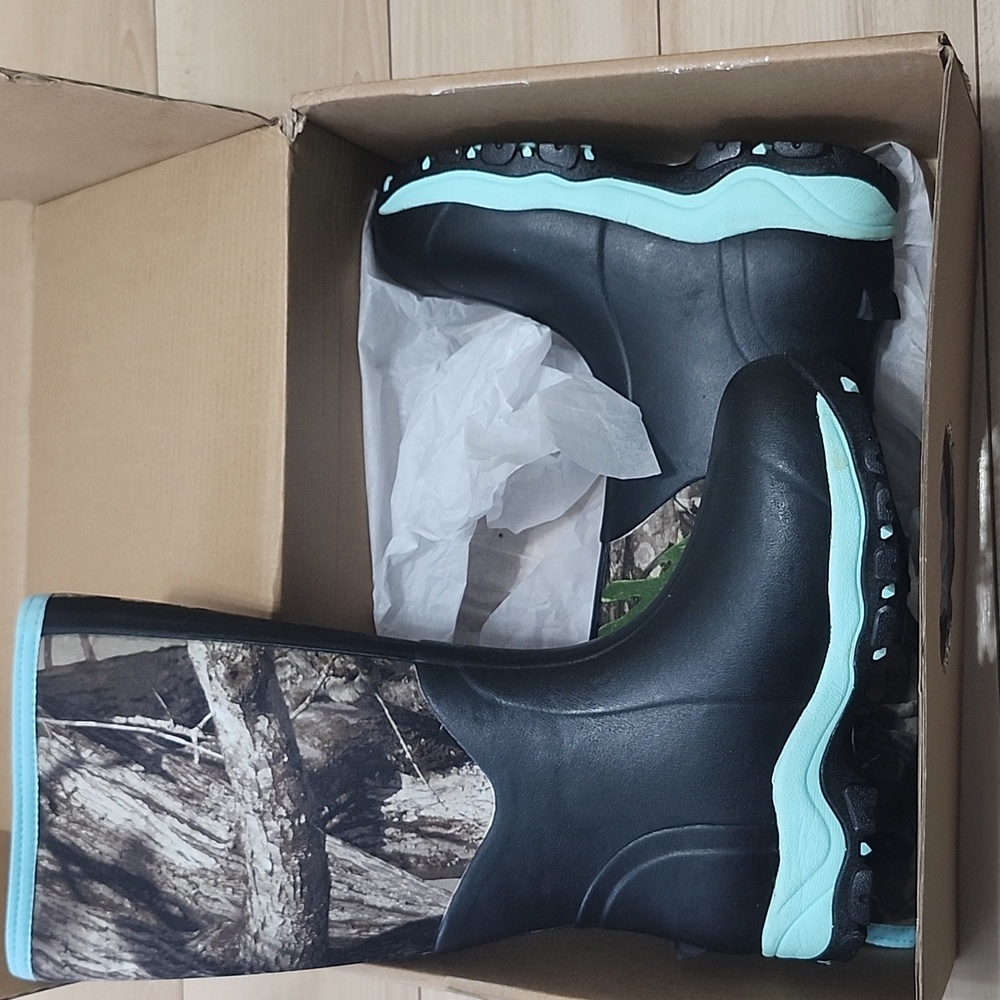 TideWe Hunting Boots Brand New